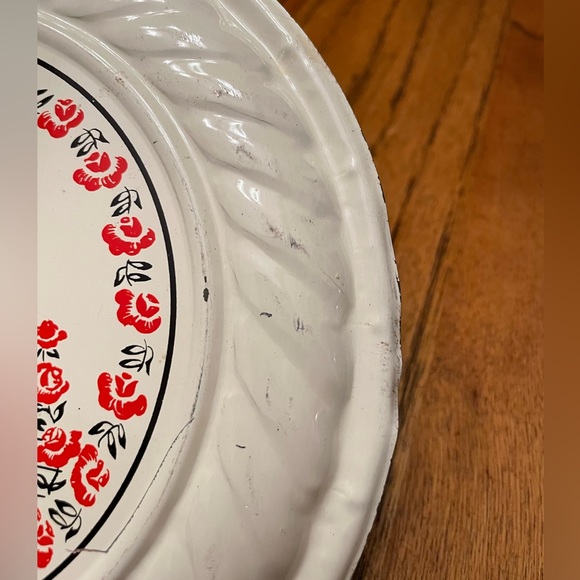 Vintage - Tin chimney flue cover - southern belle silhouette-/red roses. @1930’s - Picture 7 of 7